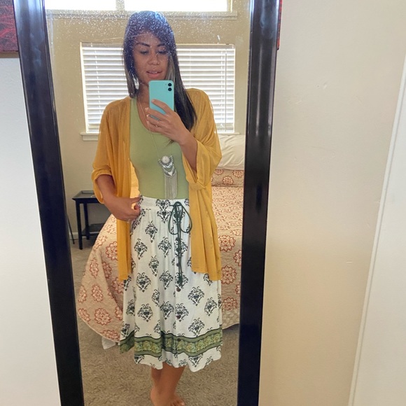 Meet your Posher, Cheryl - Picture 2 of 12